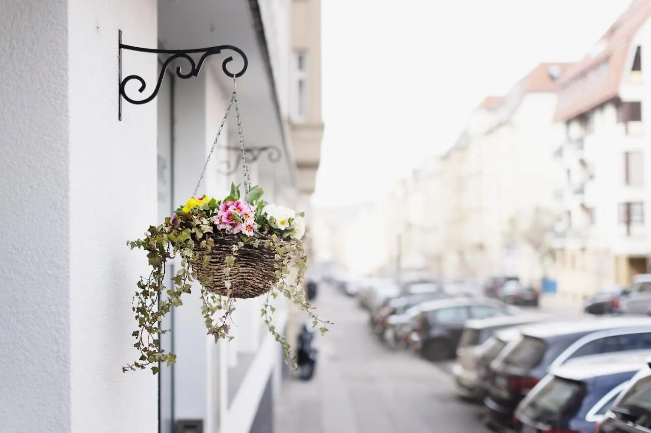 Apartment List Five - Your British Guesthouse Stuttgart
