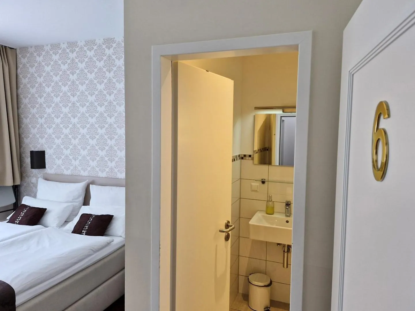 List Five - Your British Guesthouse Stuttgart Apartment